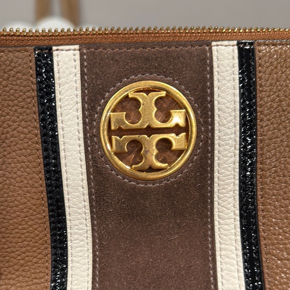 Tory Burch Carson Stripe Leather Crossbody Bag - Picture 8 of 8